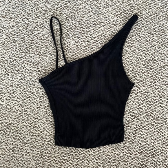 Zara Tops - 🎉HP🎉 Like new Zara crop top